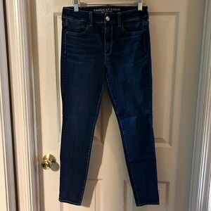American Eagle Hi-Rise Jegging in a dark wash